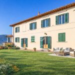Elegant villa in the hills of Florence