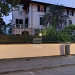 Apartment for rent in Forte Dei Marmi with private garden and parking space