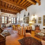 Refined apartment for sale in the heart of Florence