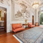 Raffinata villa storica con vista panoramica e parco in vendita a Pistoia
