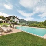Prestigiosa villa con piscina in vendita a Camaiore