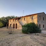 Splendido Casale con piscina, nei pressi del Borgo di Castelfalfi