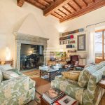 Elegant apartment in historic villa on Tuscan Hills